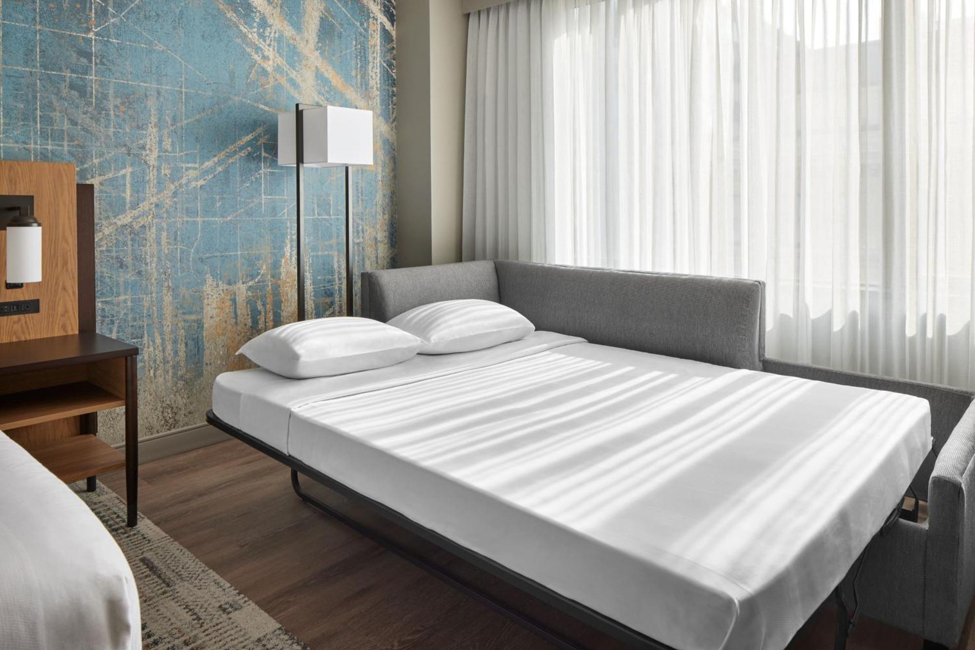 Marriott At Metro Center Hotel 4*